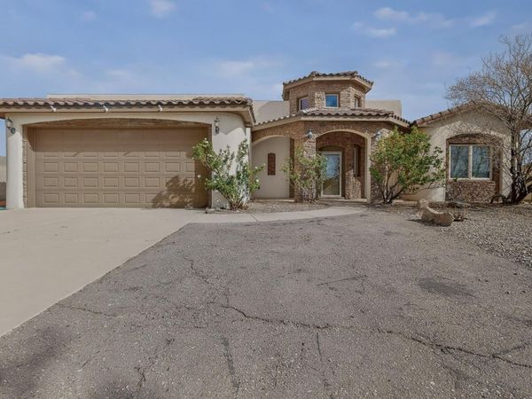 1881 17th Avenue SE, Rio Rancho, NM 87124