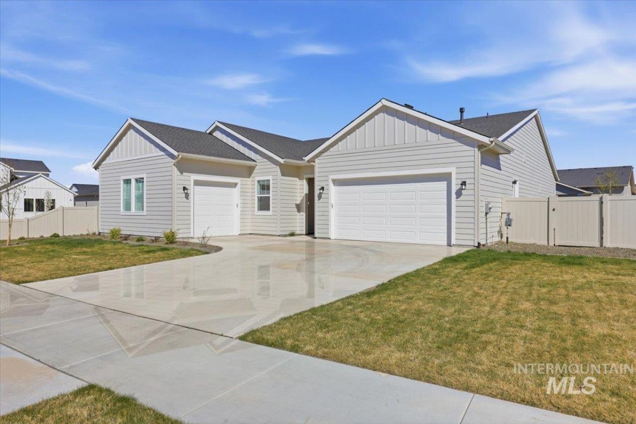 5512 N Ebony Way, Meridian, ID 83646 Main Photo