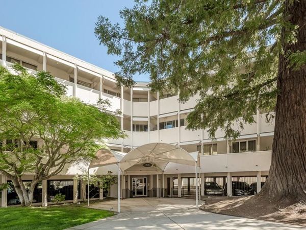 1515 Arc Way, Unit 105, Burlingame, CA 94010