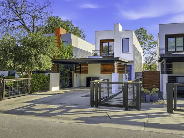 130 Clay, San Antonio, TX 78204