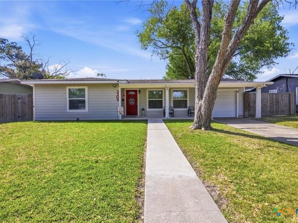 3309 Avondale Street , Victoria, TX 77901