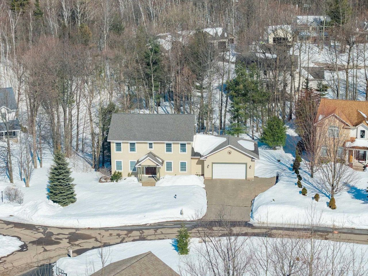 2831 Westview Drive, Marquette, MI 49855 Main Photo