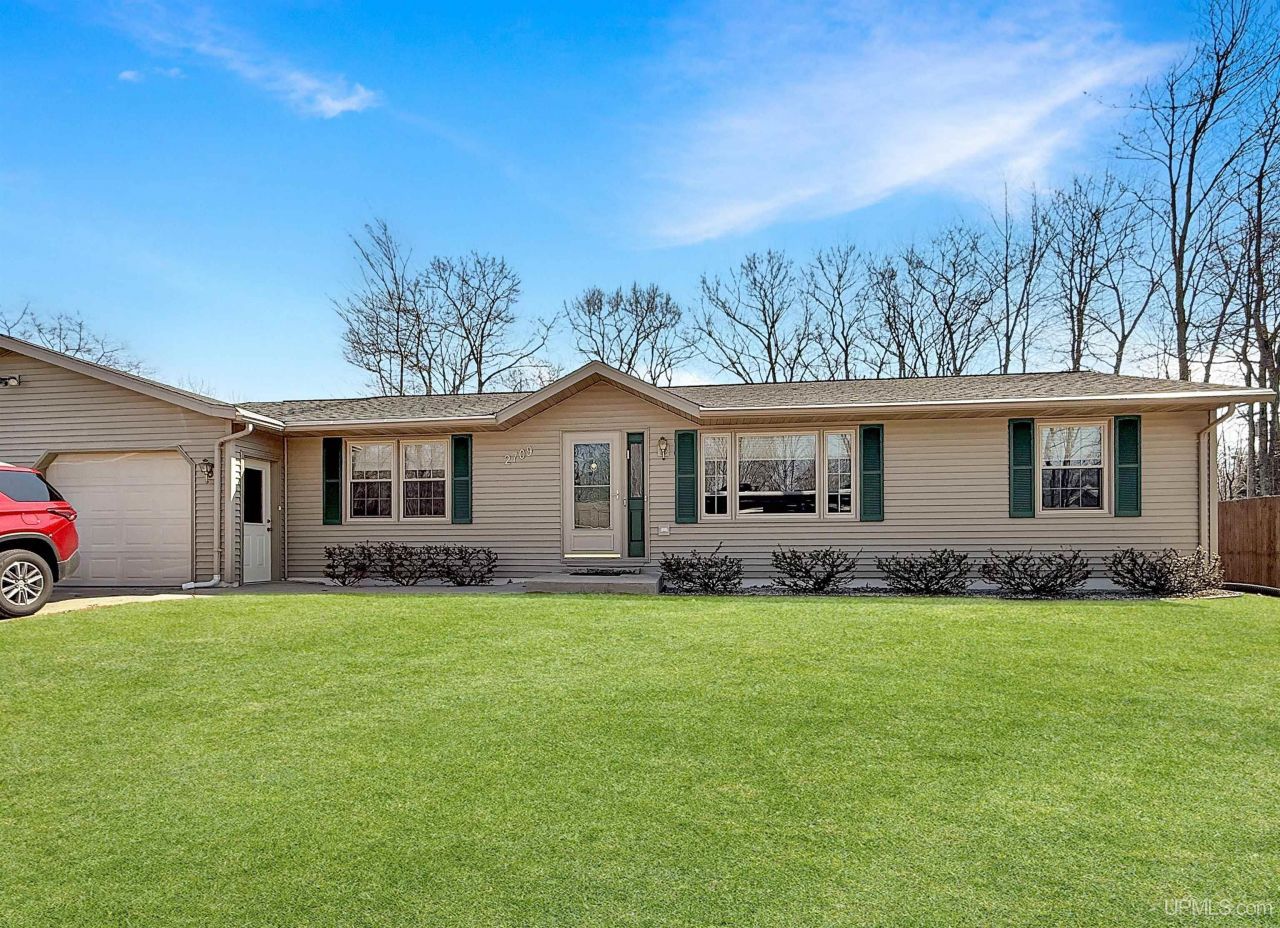 2709 W 6th Avenue, Gladstone, MI 49837 Main Photo