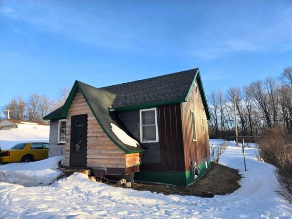 96 Allen Street, Iron River, MI 49935