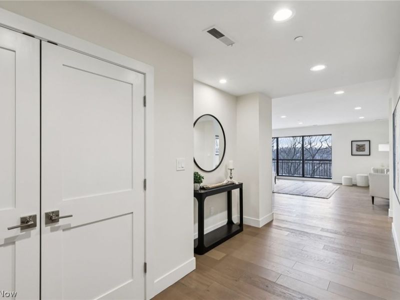 27500 Cedar Road, Unit 804, Beachwood, OH 44122 Photo 6