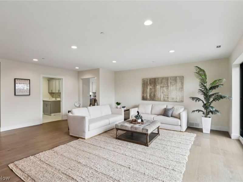 27500 Cedar Road, Unit 804, Beachwood, OH 44122 Photo 9