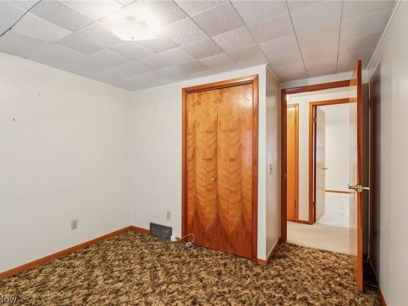 827 Summit Street SW, North Canton, OH 44720 Photo 10