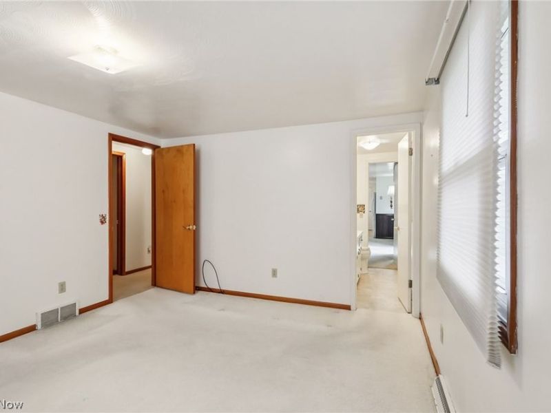 827 Summit Street SW, North Canton, OH 44720 Photo 4