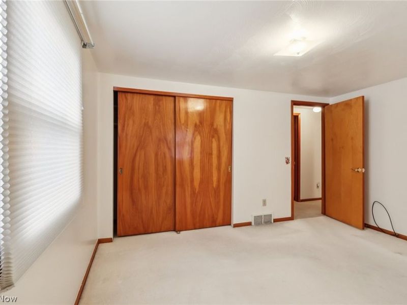 827 Summit Street SW, North Canton, OH 44720 Photo 5