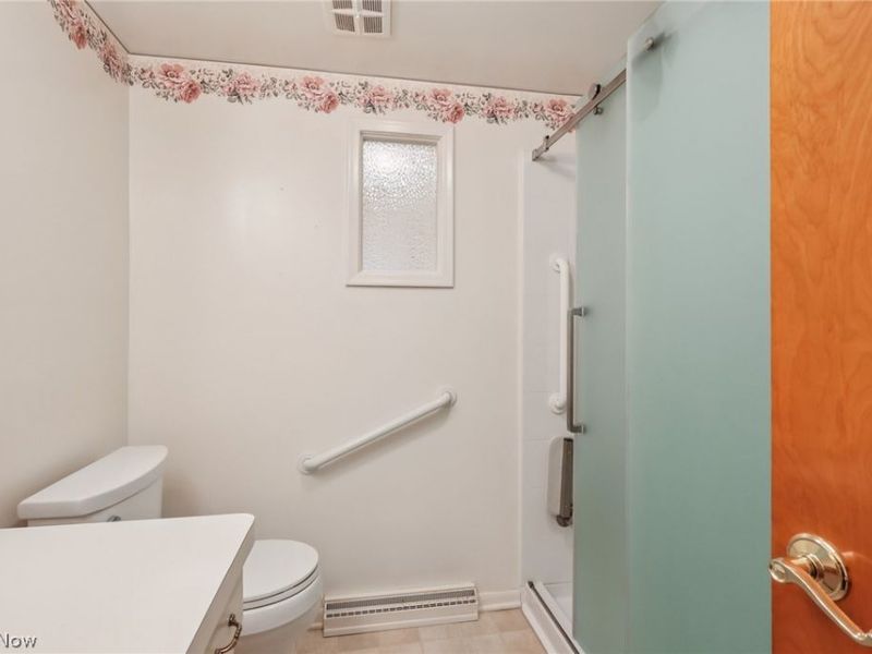 827 Summit Street SW, North Canton, OH 44720 Photo 8