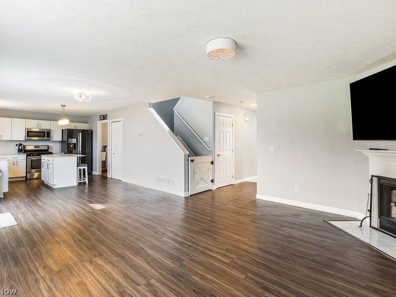 1718 Lockwood Oval, Twinsburg, OH 44087 Photo 2