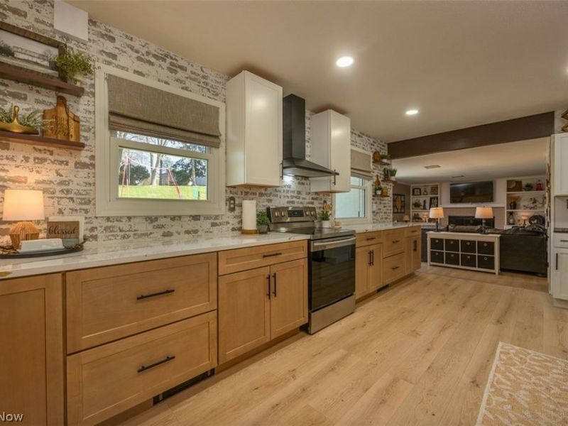 2108 Devonshire Drive NW, Canton, OH 44708 Photo 3