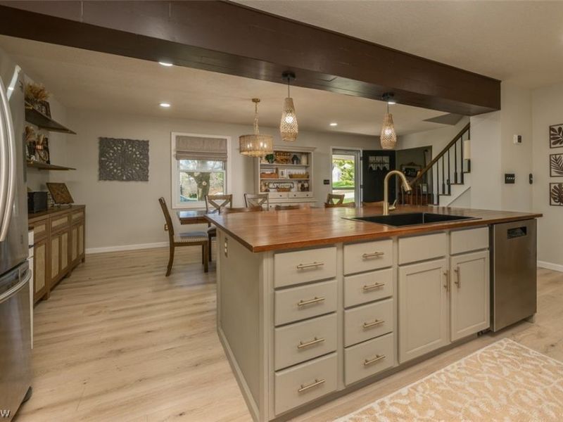 2108 Devonshire Drive NW, Canton, OH 44708 Photo 4