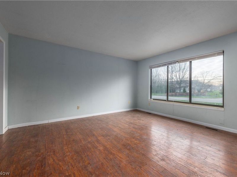 4250 Abbe Road, Sheffield Village, OH 44054 Photo 3