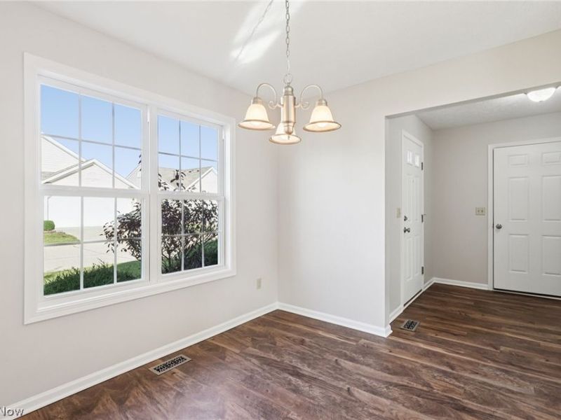 110 Carrington Court, Elyria, OH 44035 Photo 3