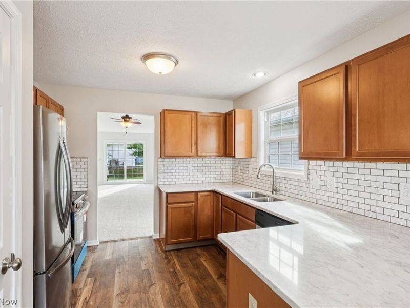 110 Carrington Court, Elyria, OH 44035 Photo 7