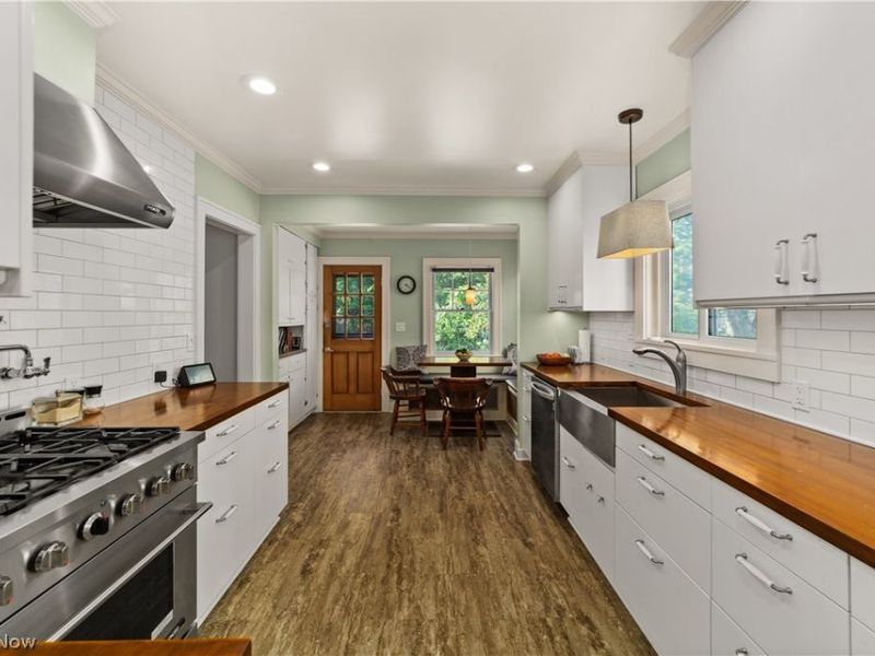 3031 E Derbyshire Road, Cleveland Heights, OH 44118 Photo 13