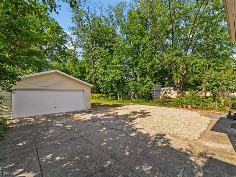 3031 E Derbyshire Road, Cleveland Heights, OH 44118 Photo 3