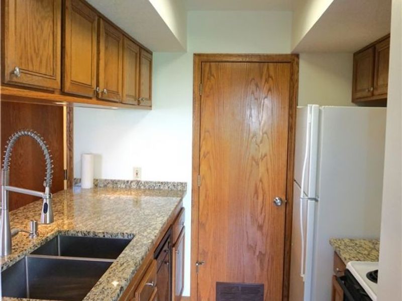 1820 Meadowland Drive, Brunswick, OH 44212 Photo 12