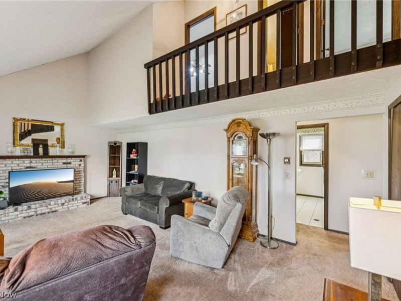 579 Robinwood Avenue, Sheffield Lake, OH 44054 Photo 7