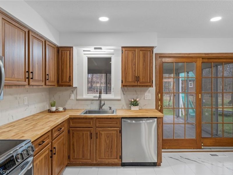 20541 Spruce Drive, Strongsville, OH 44149 Photo 13