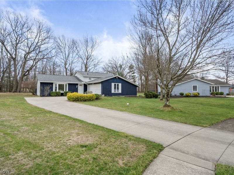 20541 Spruce Drive, Strongsville, OH 44149 Photo 2