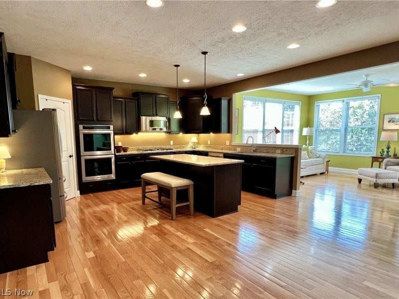 14292 Bentley Lane, Strongsville, OH 44136 Photo 12