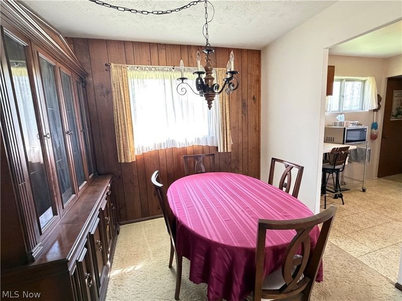 635 Sherwood Drive, Aurora, OH 44202 Photo 5