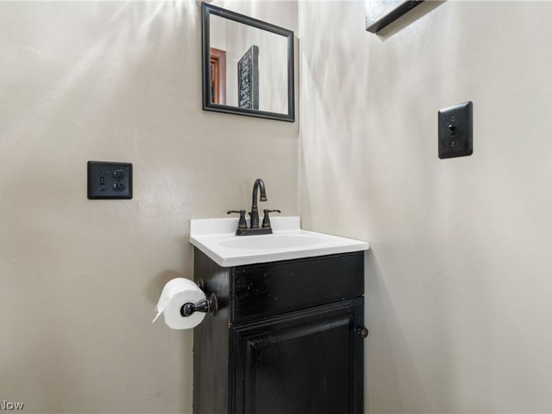 1109 E Front Street, Dover, OH 44622 Photo 11