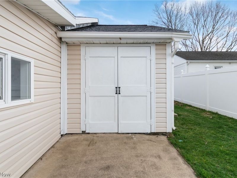 1109 E Front Street, Dover, OH 44622 Photo 32