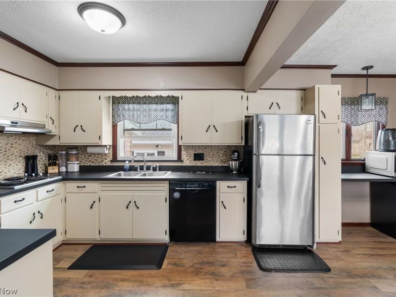 1109 E Front Street, Dover, OH 44622 Photo 8