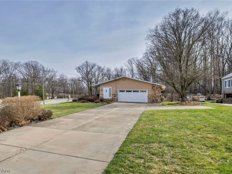 4730 Eastview Drive, Independence, OH 44131 Photo 2