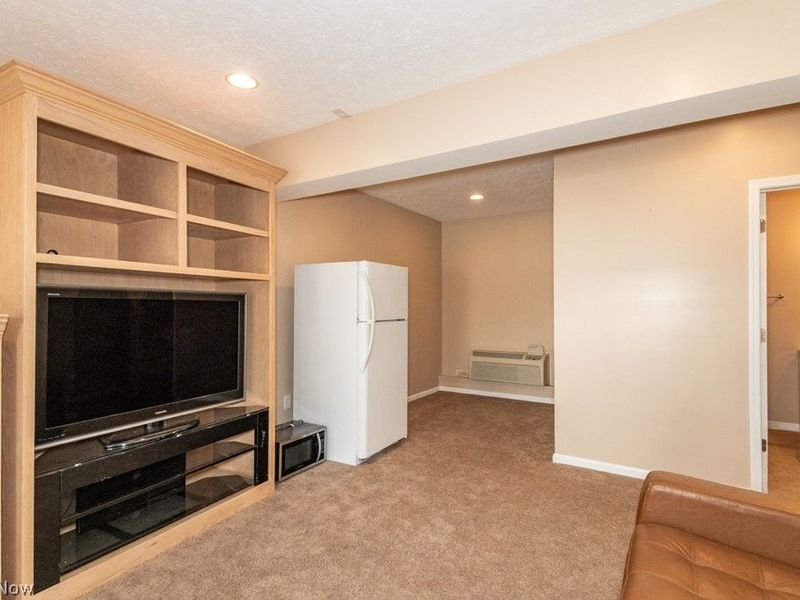 1 E 192nd Street, Euclid, OH 44119 Photo 25