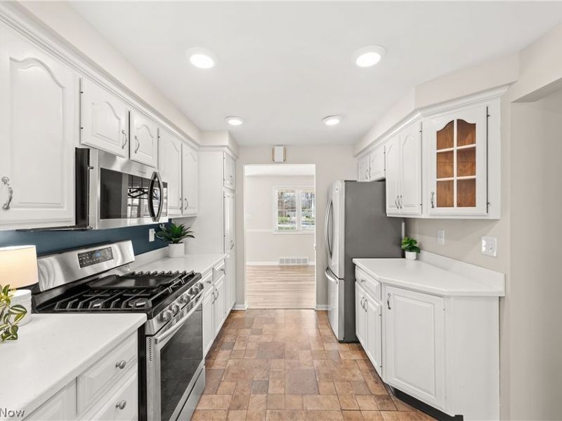 31100 Bexley Drive, Bay Village, OH 44140 Photo 13