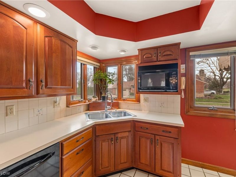 19632 Coffinberry Boulevard, Fairview Park, OH 44126 Photo 16