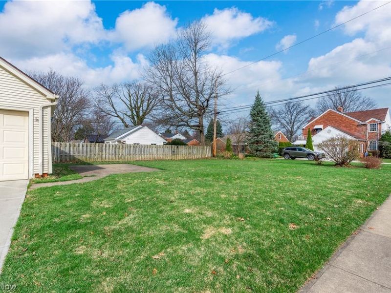 19632 Coffinberry Boulevard, Fairview Park, OH 44126 Photo 47