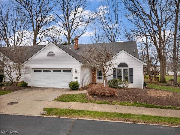 13 Laurel Drive, Rocky River, OH 44116