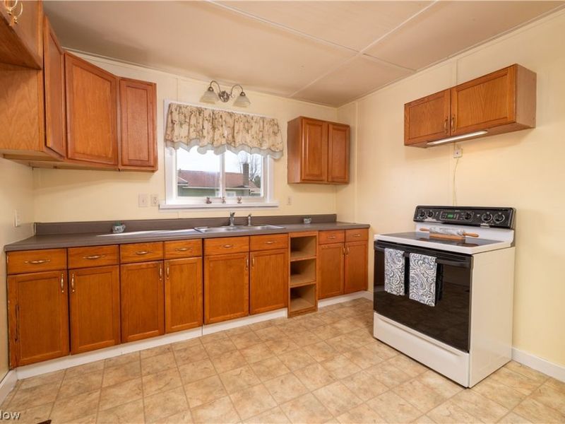 1817 Brightwood Road SE, New Philadelphia, OH 44663 Photo 9