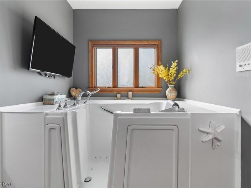 528 Roxbury Avenue NW, Massillon, OH 44646 Photo 24