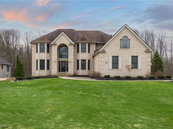5219 Waterbridge Drive, North Royalton, OH 44133