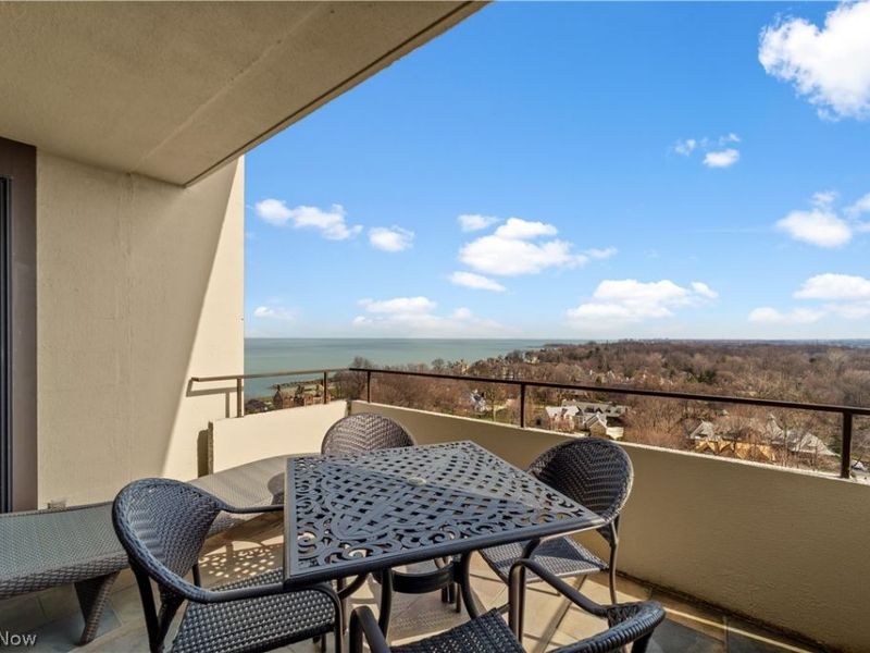 1 Bratenahl Place, Unit 1510, Bratenahl, OH 44108 Photo 24