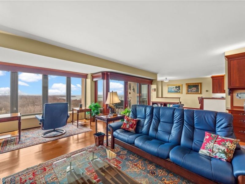 1 Bratenahl Place, Unit 1510, Bratenahl, OH 44108 Photo 7