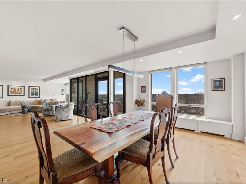 1 Bratenahl Place, Unit 1010, Bratenahl, OH 44108 Photo 10