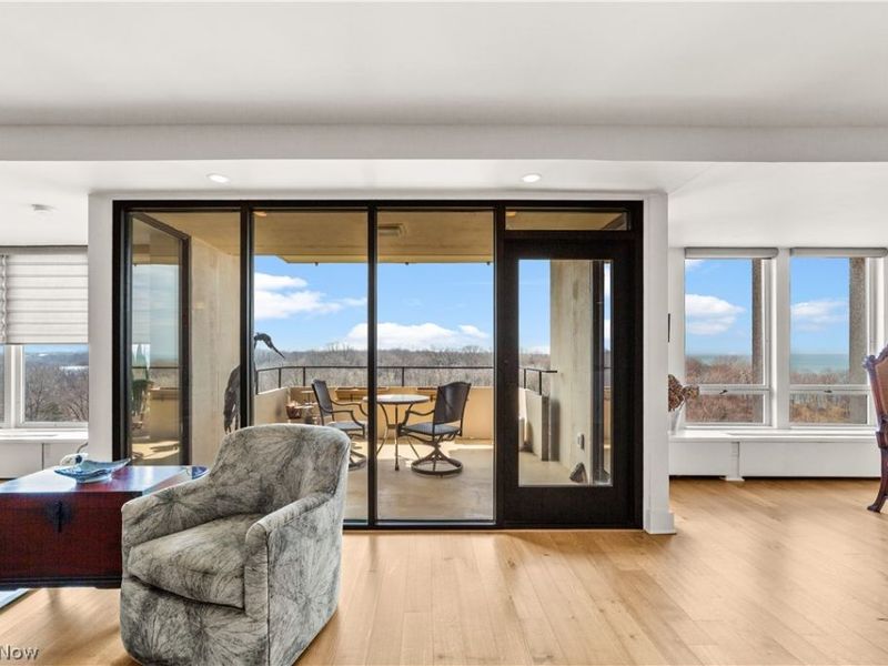 1 Bratenahl Place, Unit 1010, Bratenahl, OH 44108 Photo 16