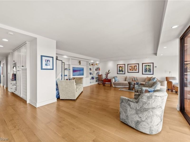 1 Bratenahl Place, Unit 1010, Bratenahl, OH 44108 Photo 17