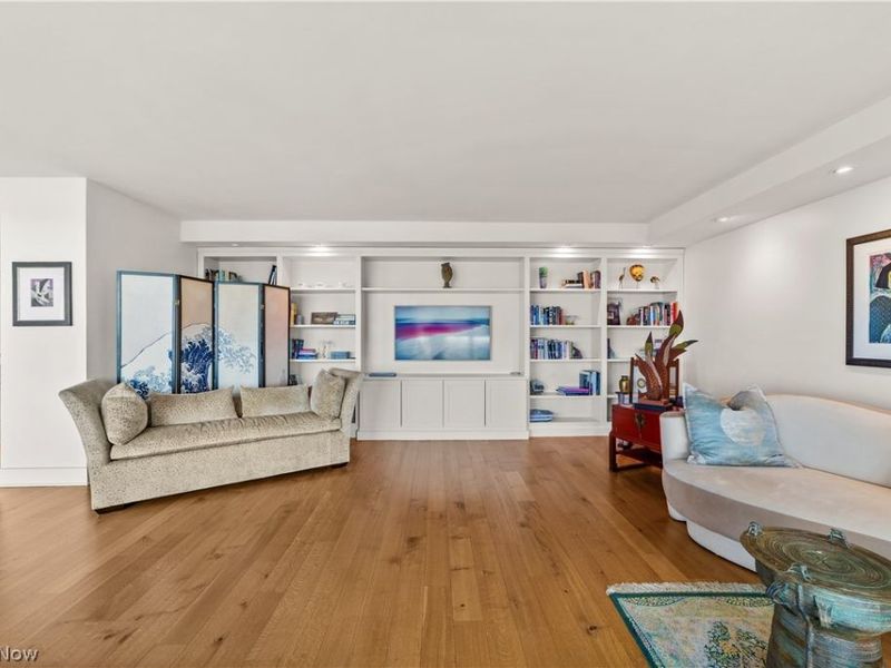 1 Bratenahl Place, Unit 1010, Bratenahl, OH 44108 Photo 21