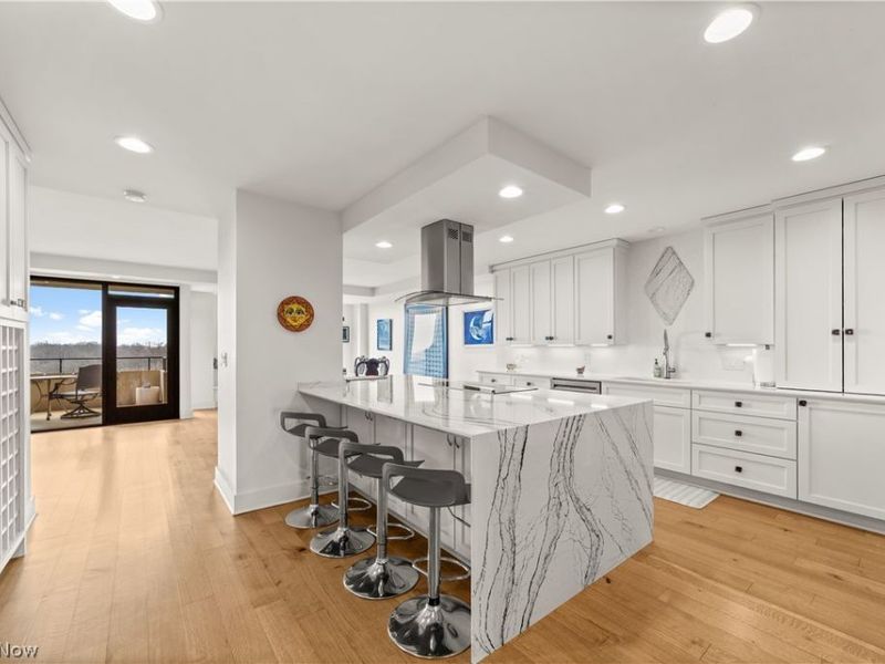 1 Bratenahl Place, Unit 1010, Bratenahl, OH 44108 Photo 7