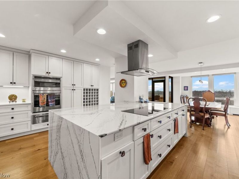 1 Bratenahl Place, Unit 1010, Bratenahl, OH 44108 Photo 8