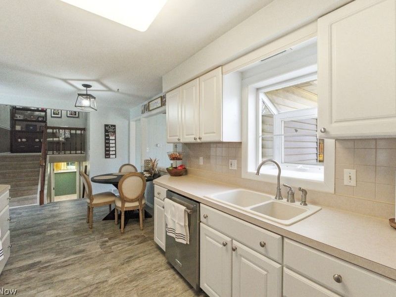 4839 Hartley Drive, Lyndhurst, OH 44124 Photo 8