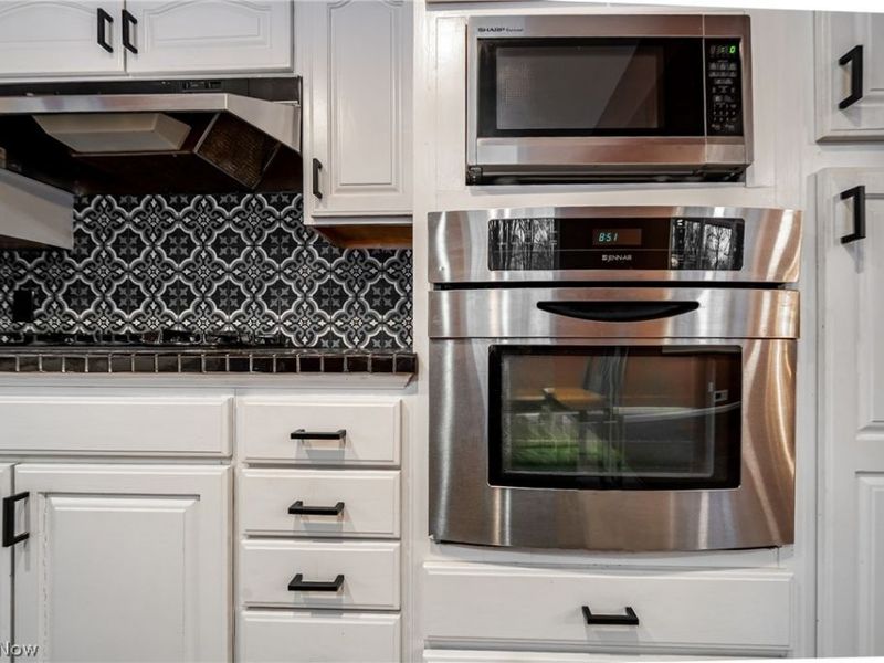 6473 Tanglewood Lane, Independence, OH 44131 Photo 2